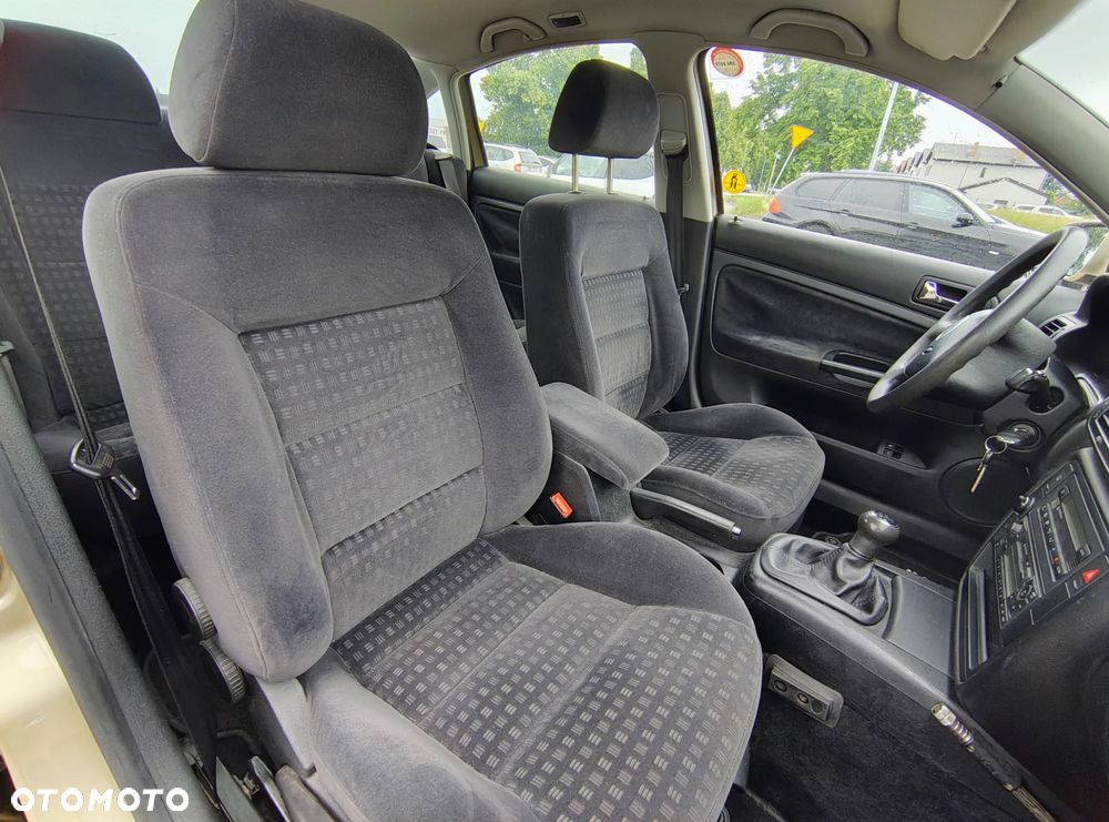 Volkswagen Passat 2.0 Comfortline - 11
