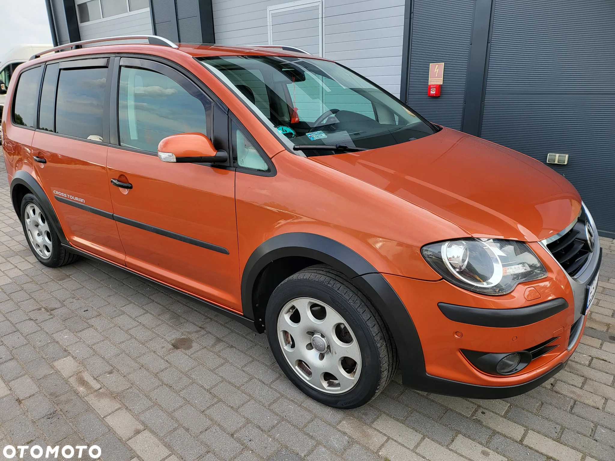 Volkswagen Touran 1.4 TSI Cross - 3