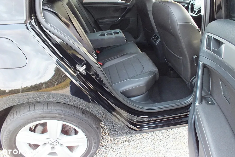 Volkswagen Golf - 20