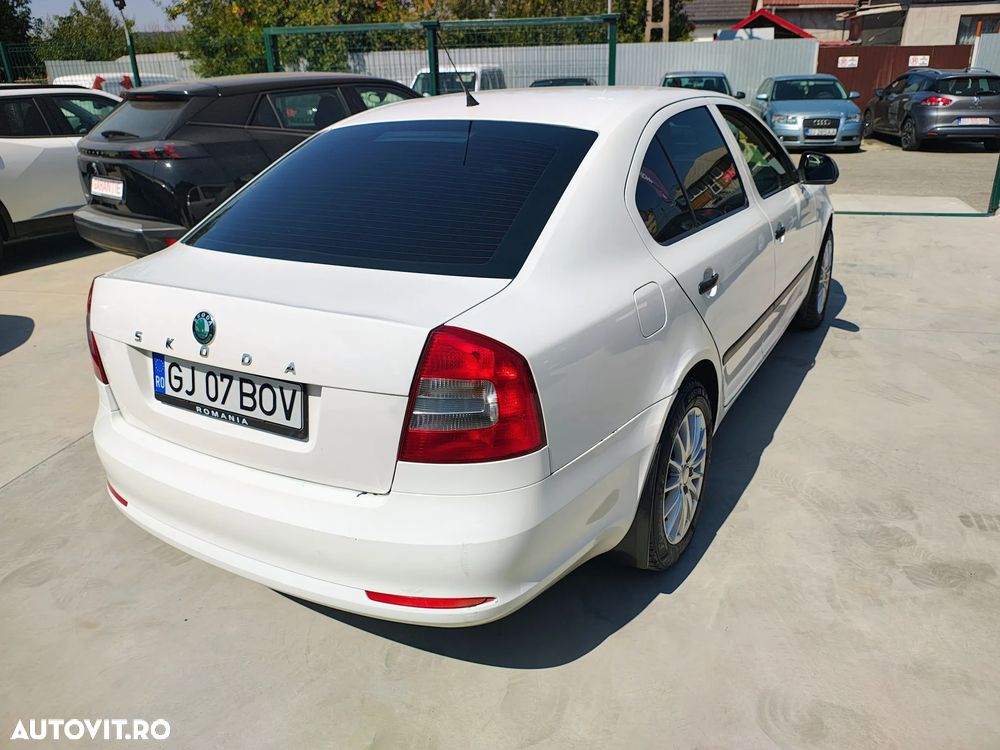 Skoda Octavia 1.6 TDI DPF Ambition - 4
