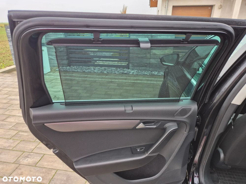 Volkswagen Passat - 17