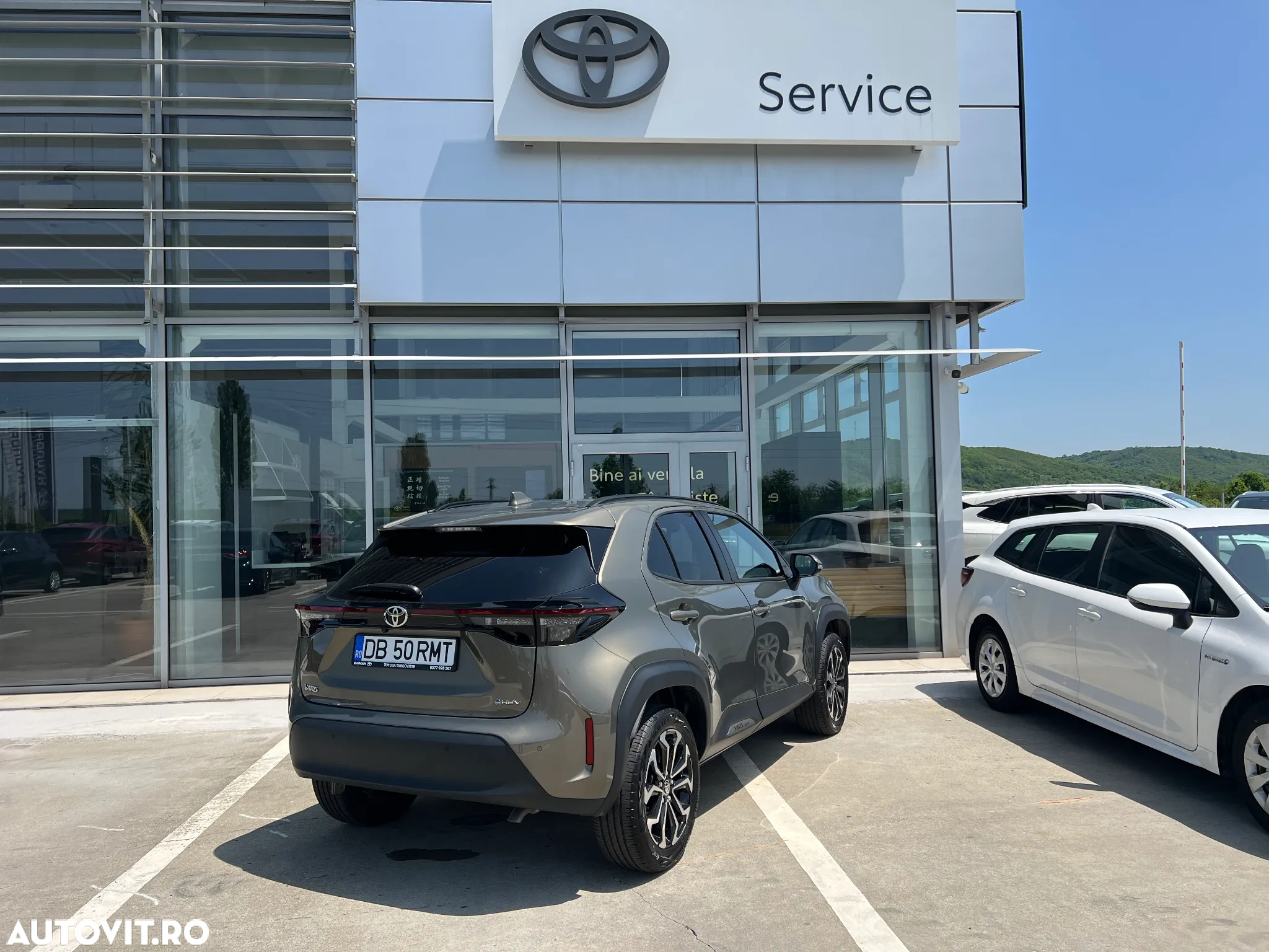 Toyota Yaris Cross 1.5 VVT-i HSD 116 4x2 HEV Dynamic - 4