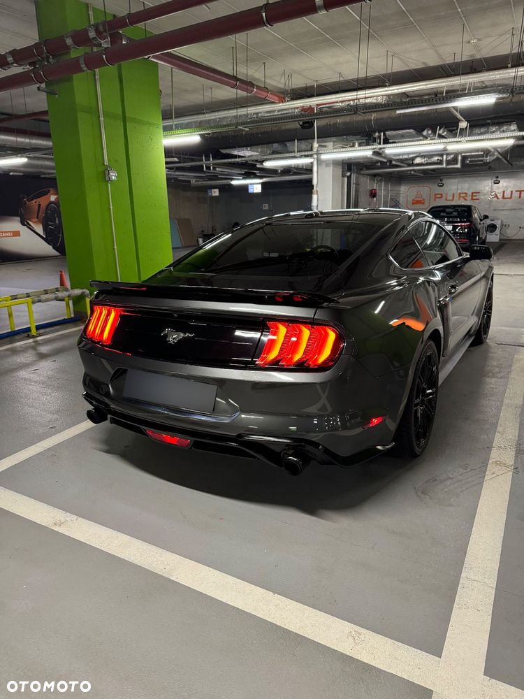 Ford Mustang - 10