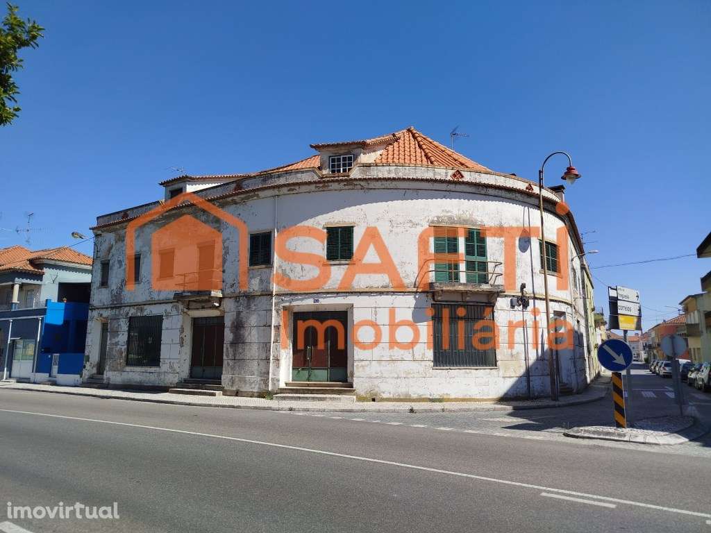 Edifício Com Habitações, Comércio e Armazém Para Recuperar - Grande imagem: 2/60