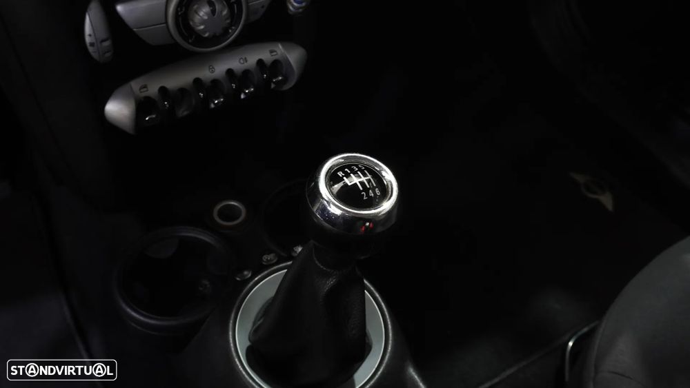 MINI 3 Portas One - 24