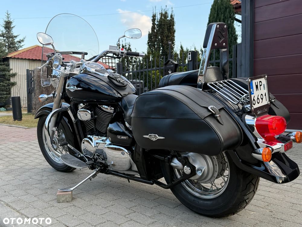 Suzuki VL 800 Volusia - 2