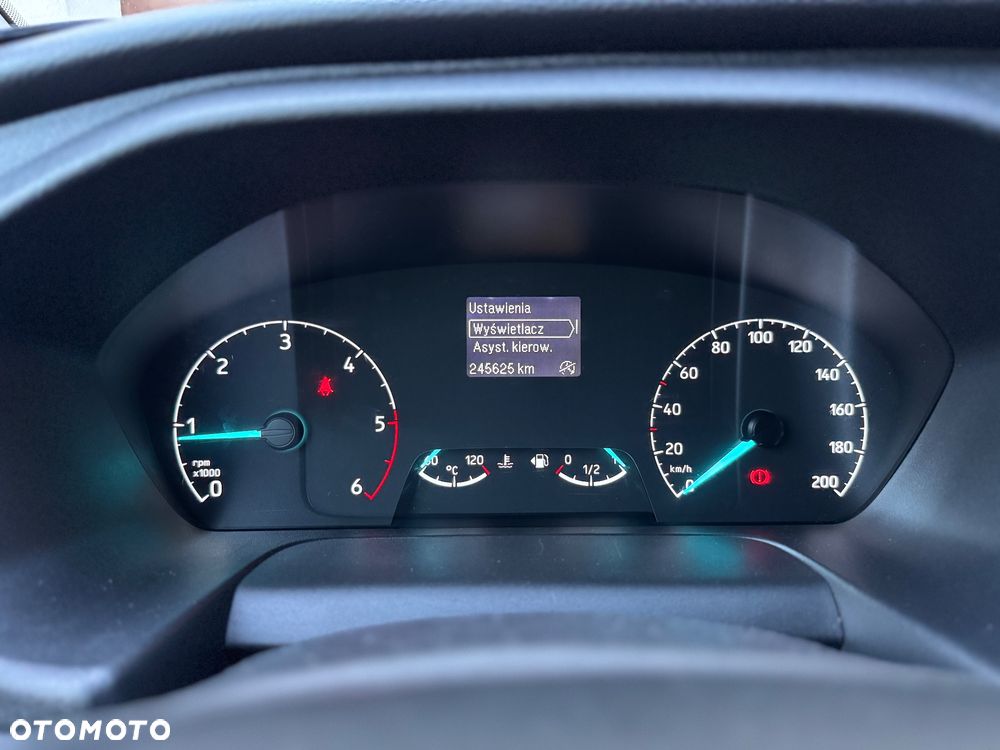 Ford Tourneo Custom 2.0 EcoBlue L2 Titanium - 25