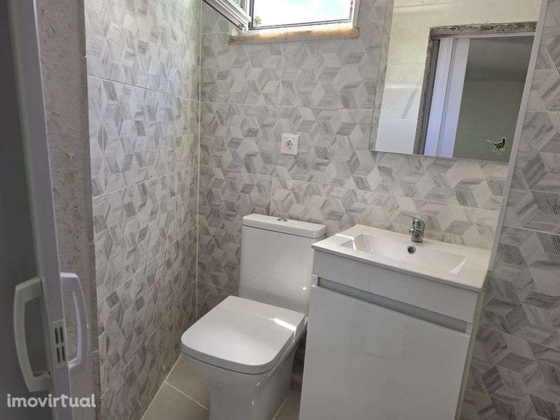 T0 arrenda-se ,800€ - Grande imagem: 3/7