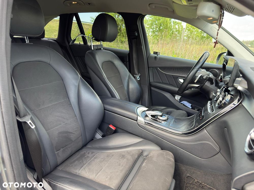 Mercedes-Benz GLC 250 4Matic 9G-TRONIC AMG Line - 14