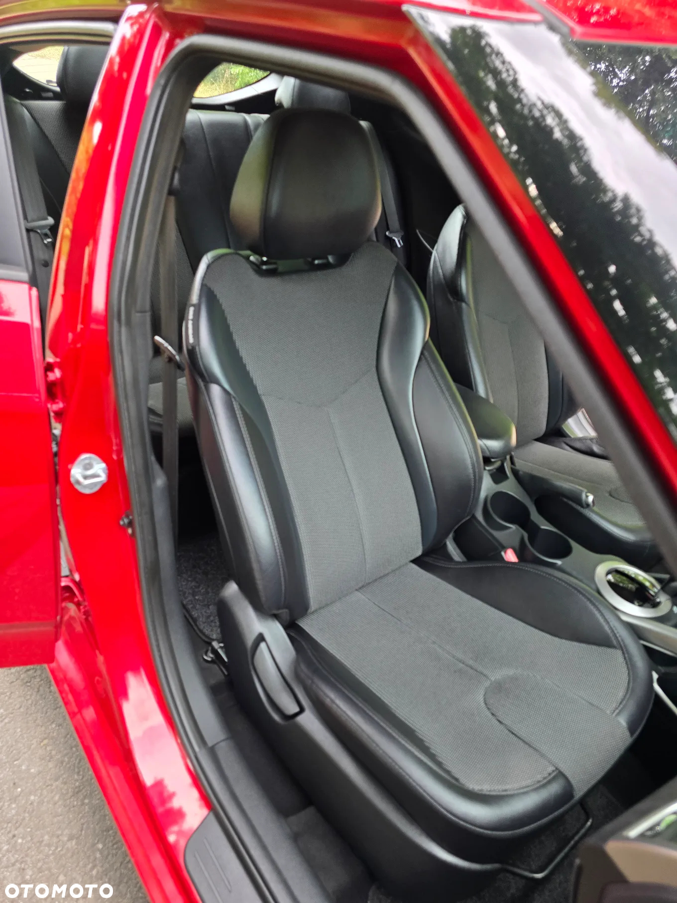 Hyundai Veloster 1.6 GDI Premium - 9