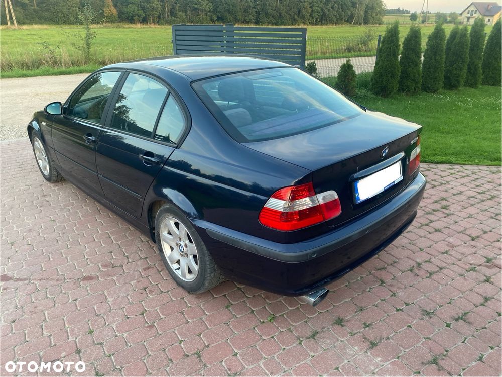 BMW Seria 3 318i - 26