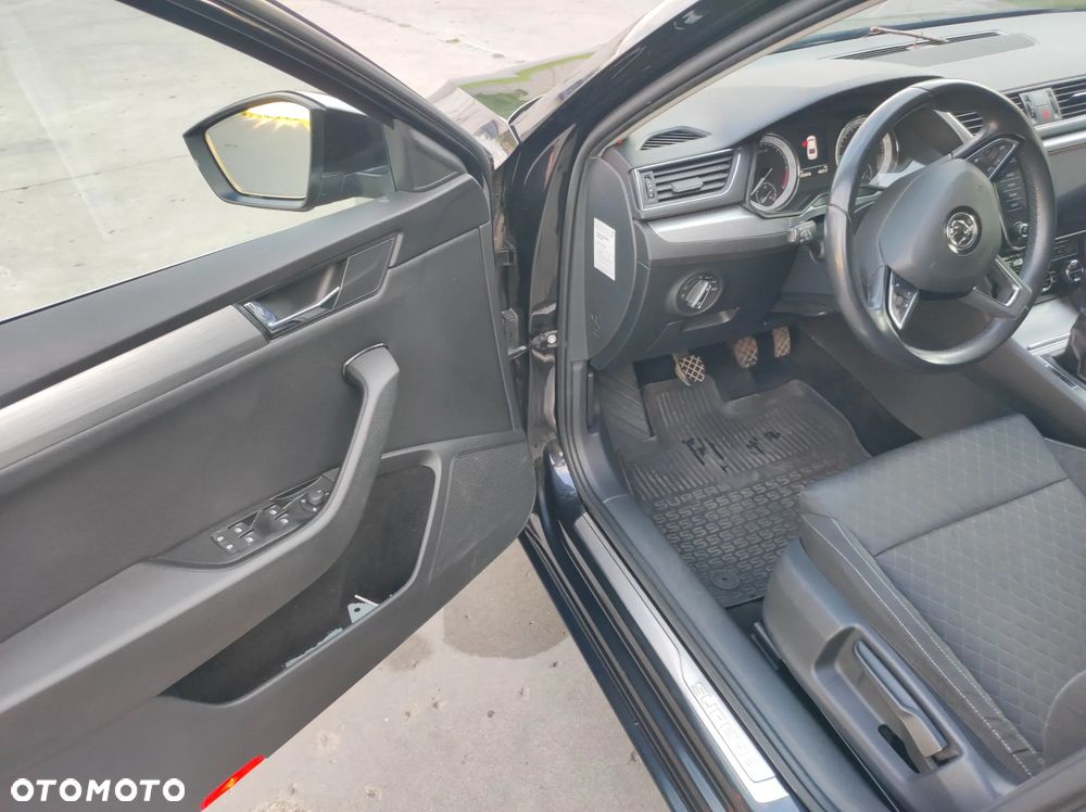 Skoda Superb 2.0 TDI SCR Ambition - 11