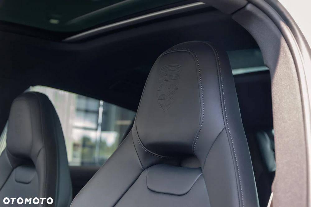 Porsche Panamera 4 E-Hybrid PHEV - 24