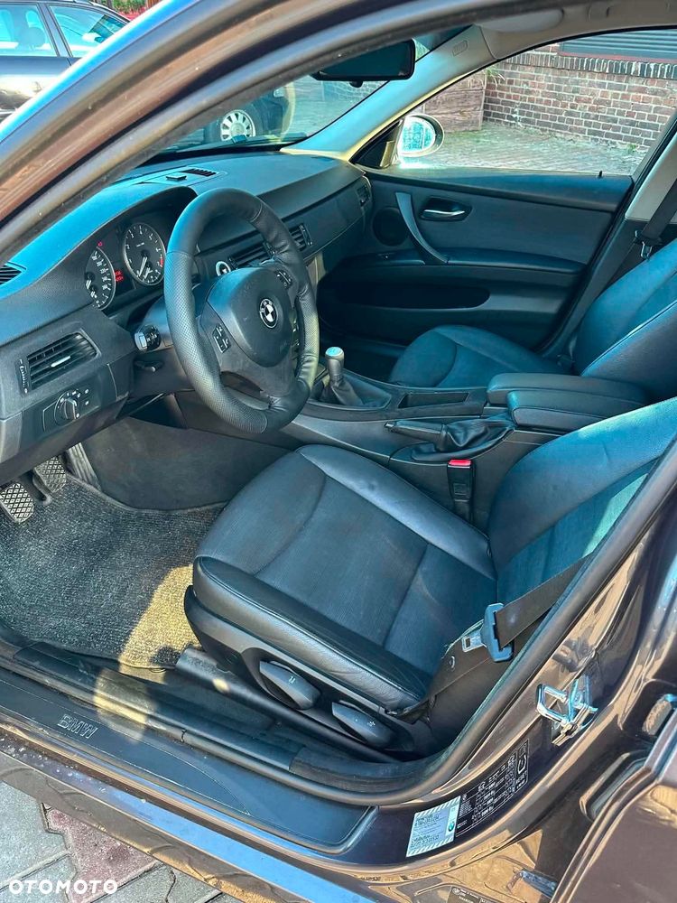 BMW Seria 3 320i - 7
