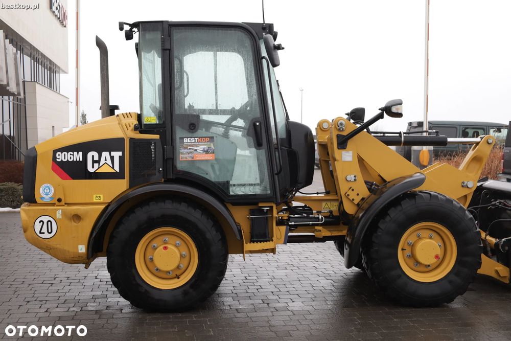 Caterpillar CAT 906M - 5