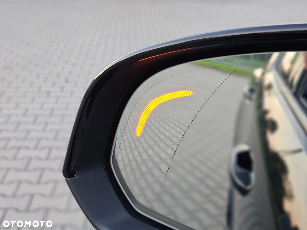 Volvo XC 40 B4 B Momentum - 31
