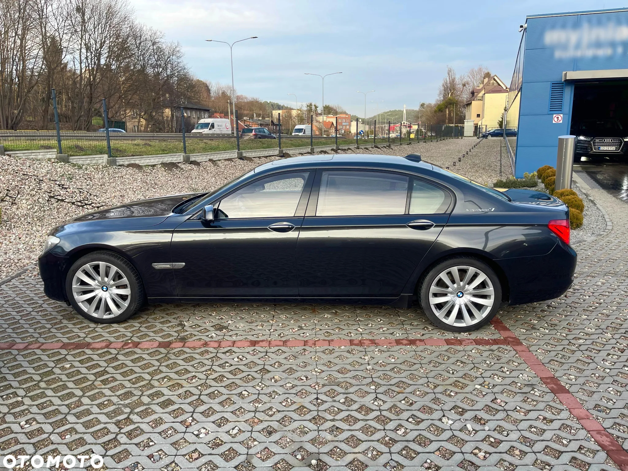 BMW Seria 7 750Li - 12