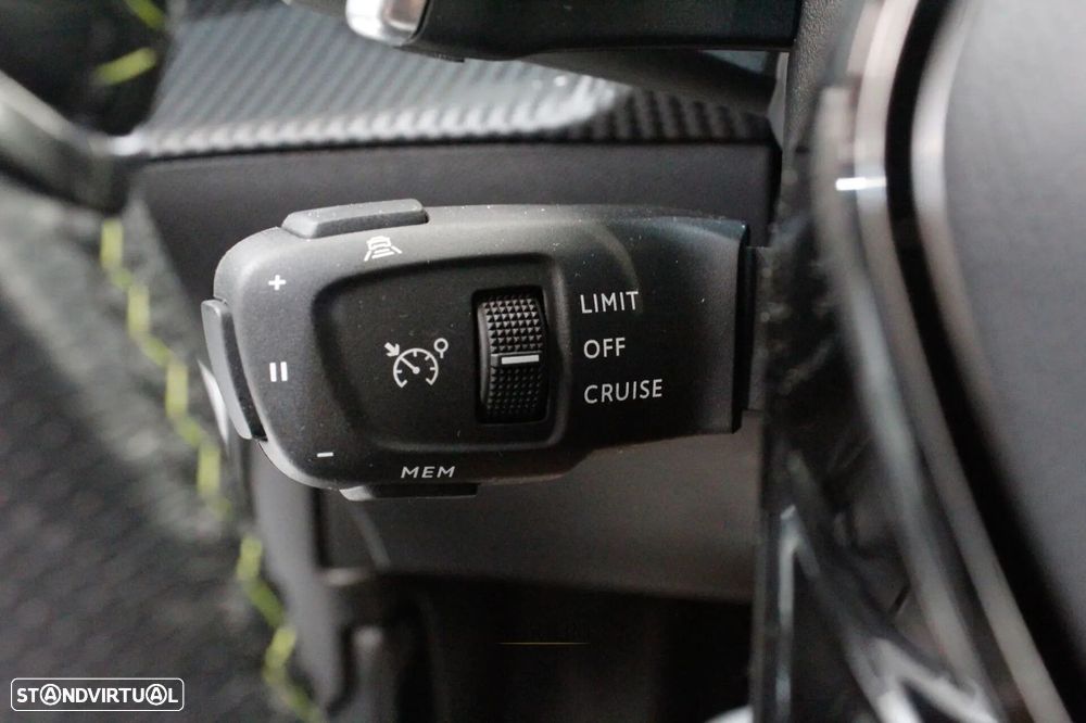 Peugeot 2008 1.2 PureTech GT Line EAT8 - 34