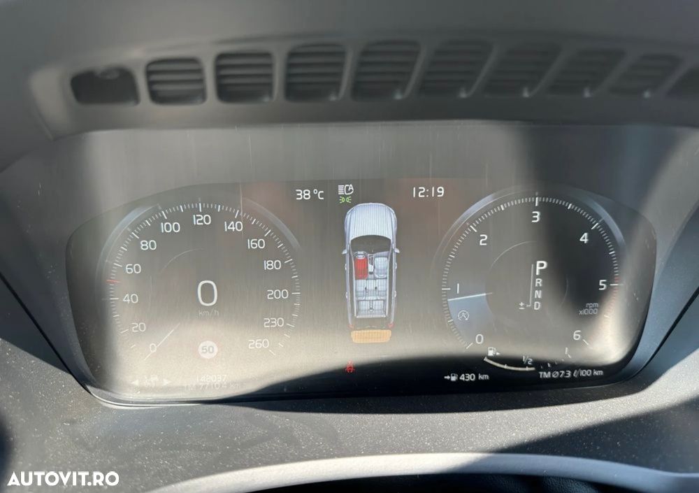 Volvo XC 90 D5 AWD Momentum - 10