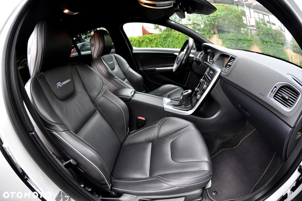 Volvo V60 T5 Geartronic Powershift RDesign - 28