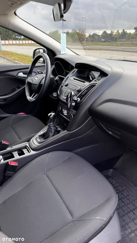Ford Focus 1.6 Trend - 12