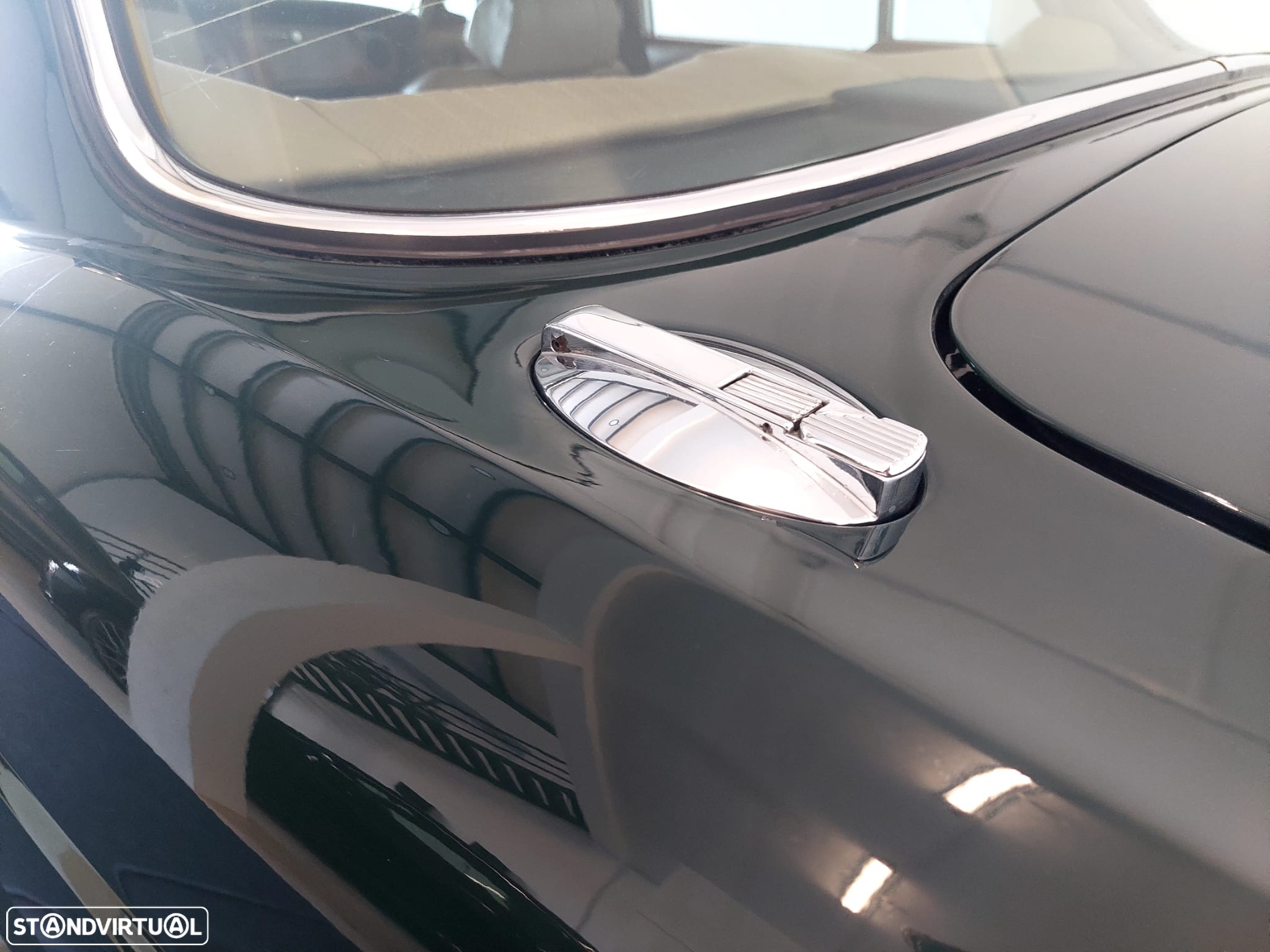 Jaguar XJ - 12