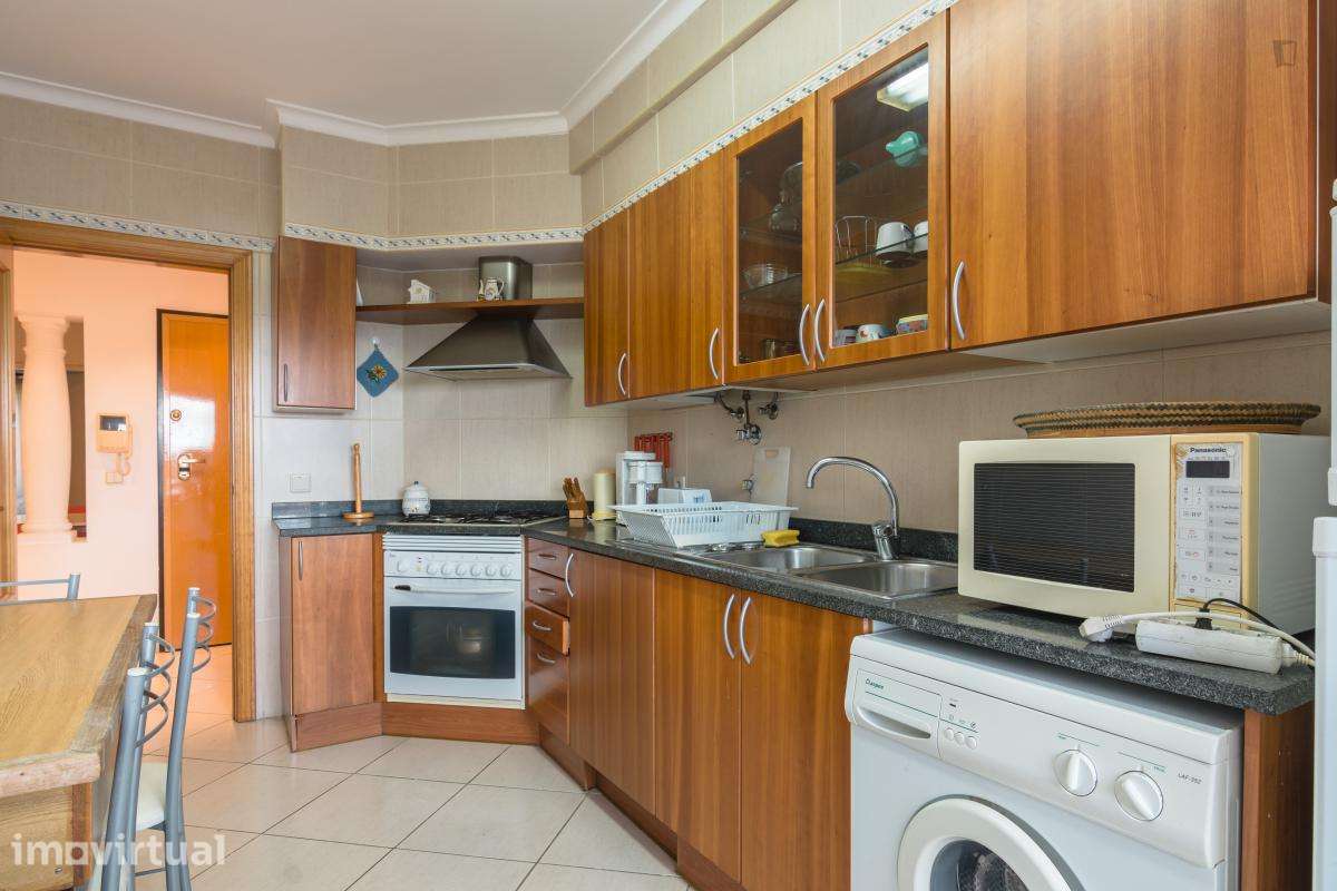 Quarto - localizado em Caparica Lisbon - Grande imagem: 4/31
