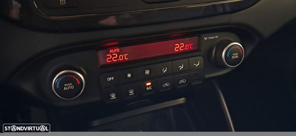 Kia Carens 1.7 CRDi ISG TX - 8