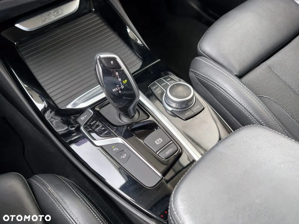 BMW X3 xDrive20i Advantage - 7