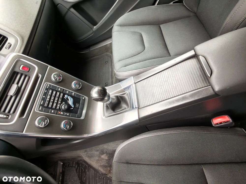 Volvo S60 D3 Momentum - 24
