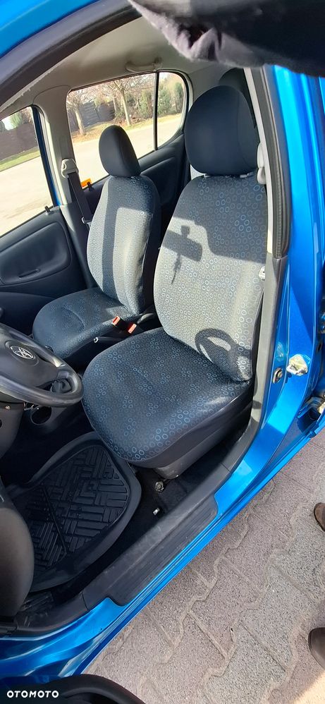 Toyota Yaris 1.0 Terra - 28