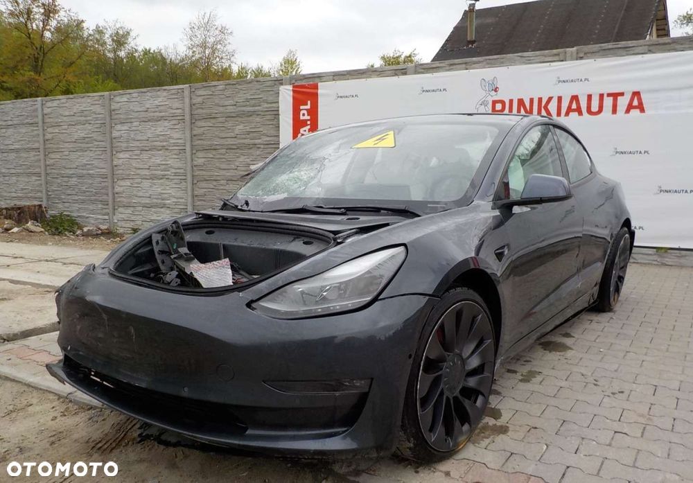 Tesla Model 3 - 5