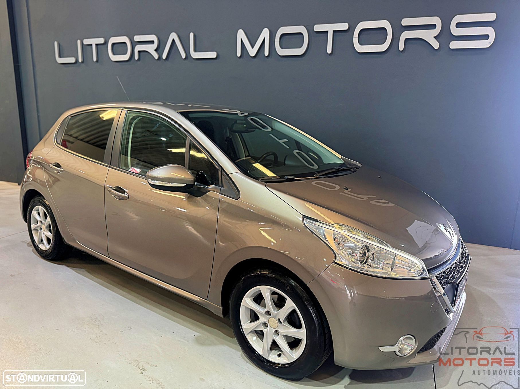 Peugeot 208 1.2 VTi SE Style - 1
