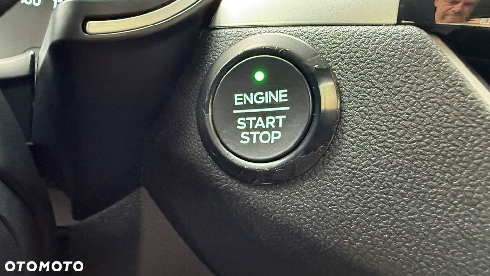 Ford Kuga - 36
