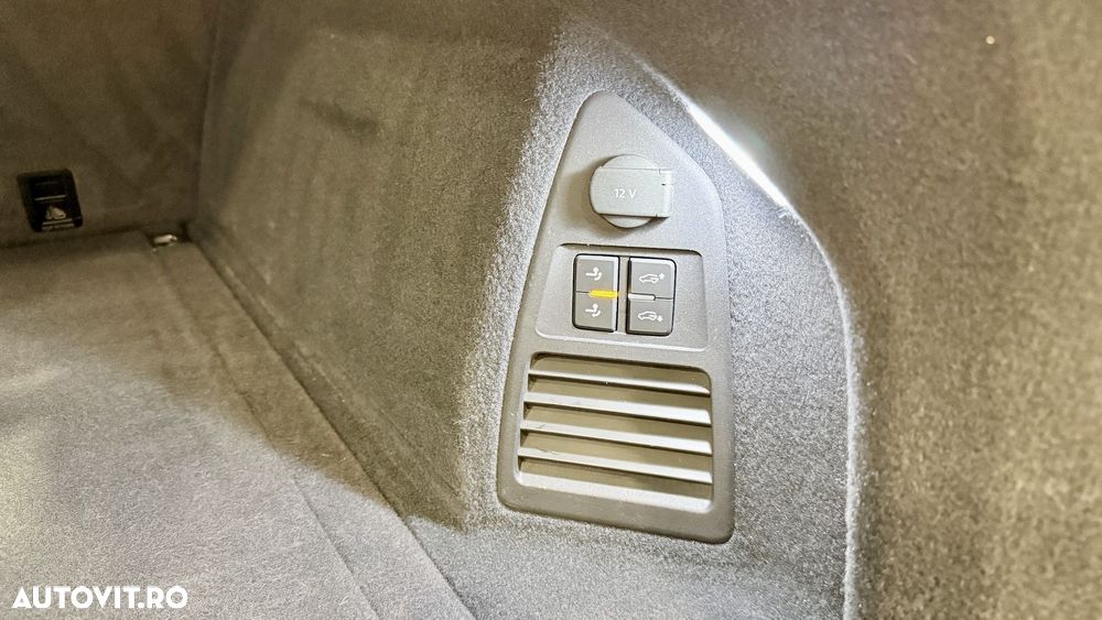 Volkswagen Touareg - 29