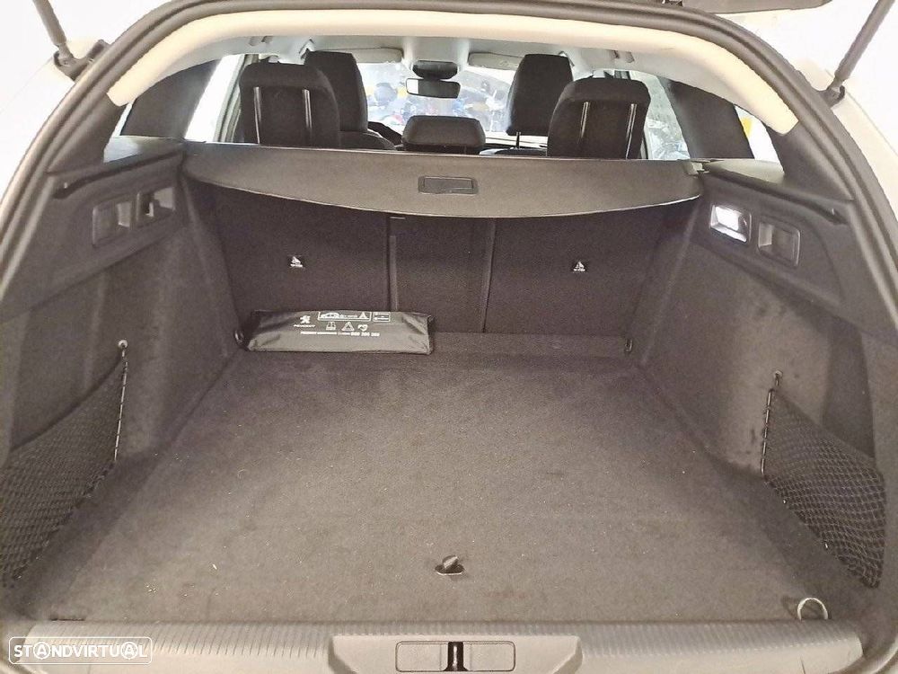 Peugeot 308 1.2 Hybrid Style e-DCS6 - 6