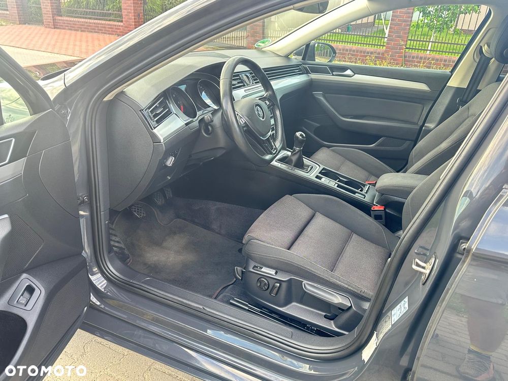 Volkswagen Passat 2.0 TDI BMT Comfortline - 12