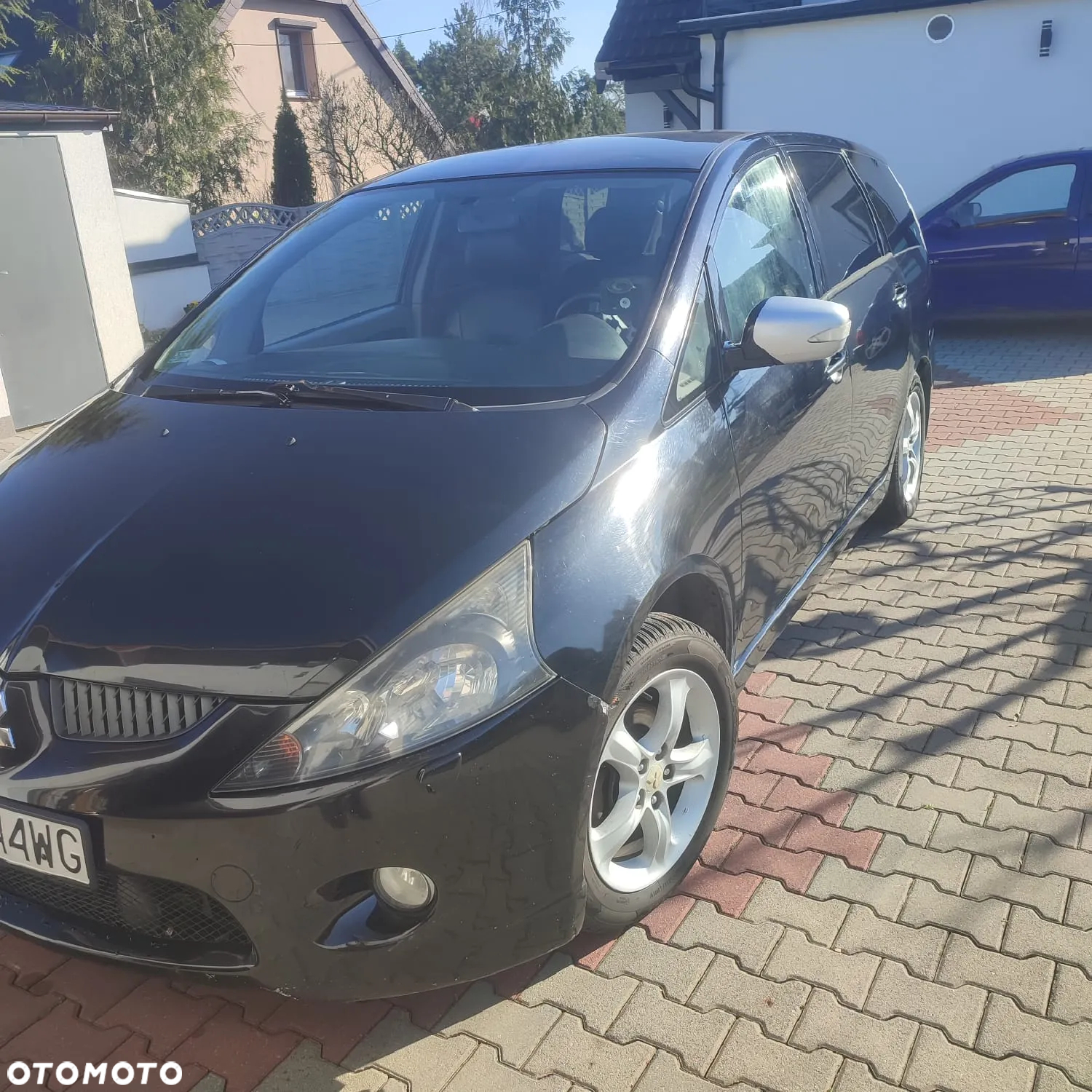 Mitsubishi Grandis 2.0 DI-D 7-Sitzer Intense - 7