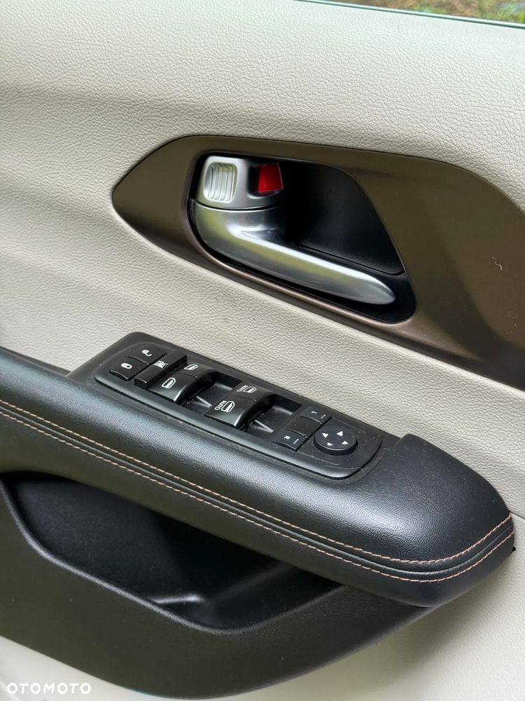 Chrysler Pacifica - 8