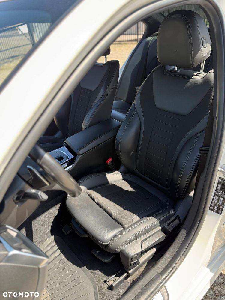 BMW Seria 3 320d xDrive Sport Line - 12