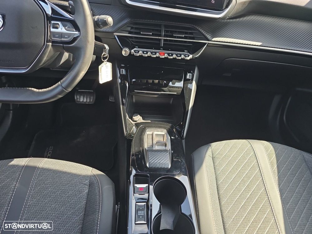Peugeot 2008 1.2 Hybrid Allure e-DCS6 - 11