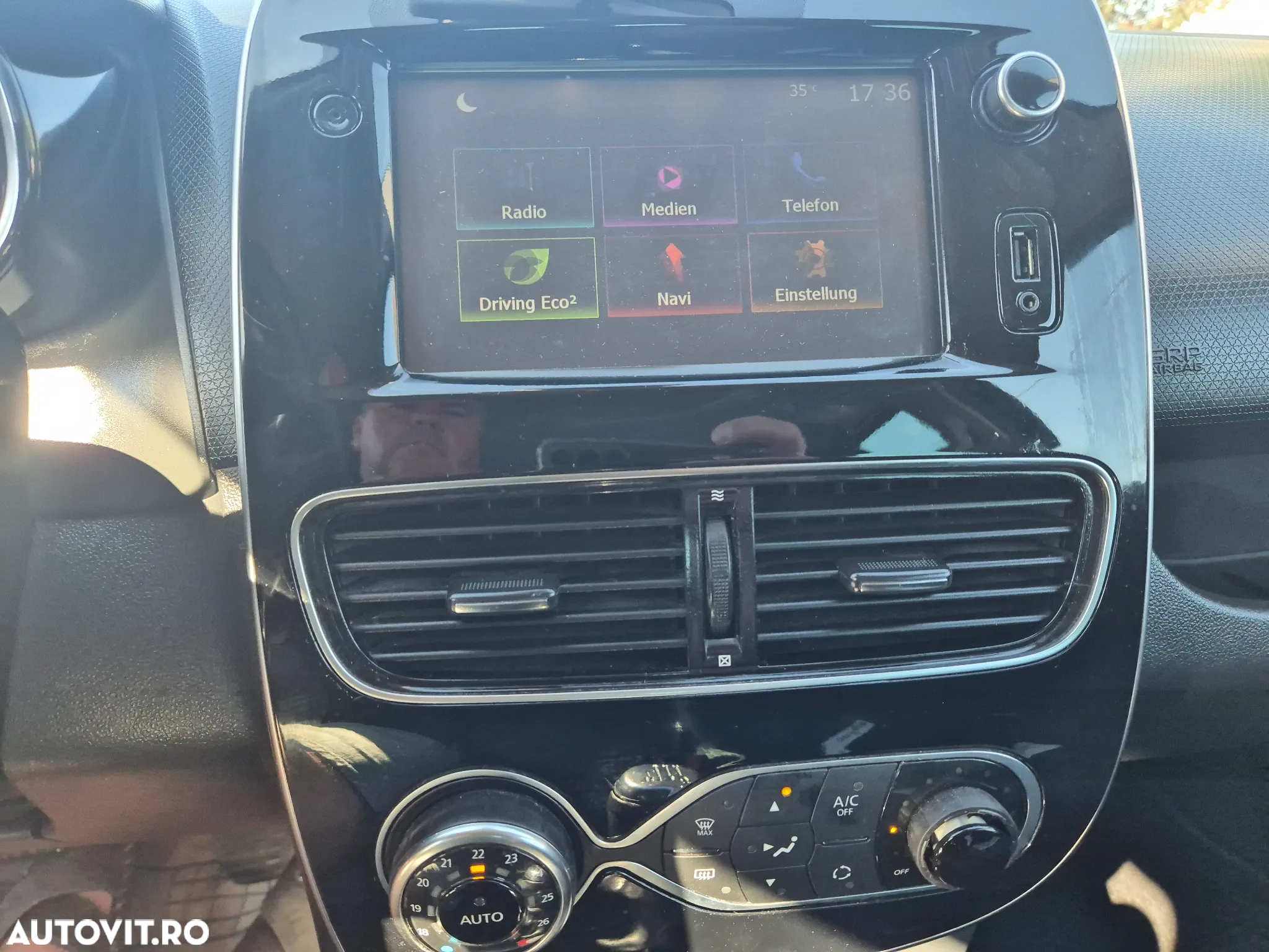 Renault Clio - 11
