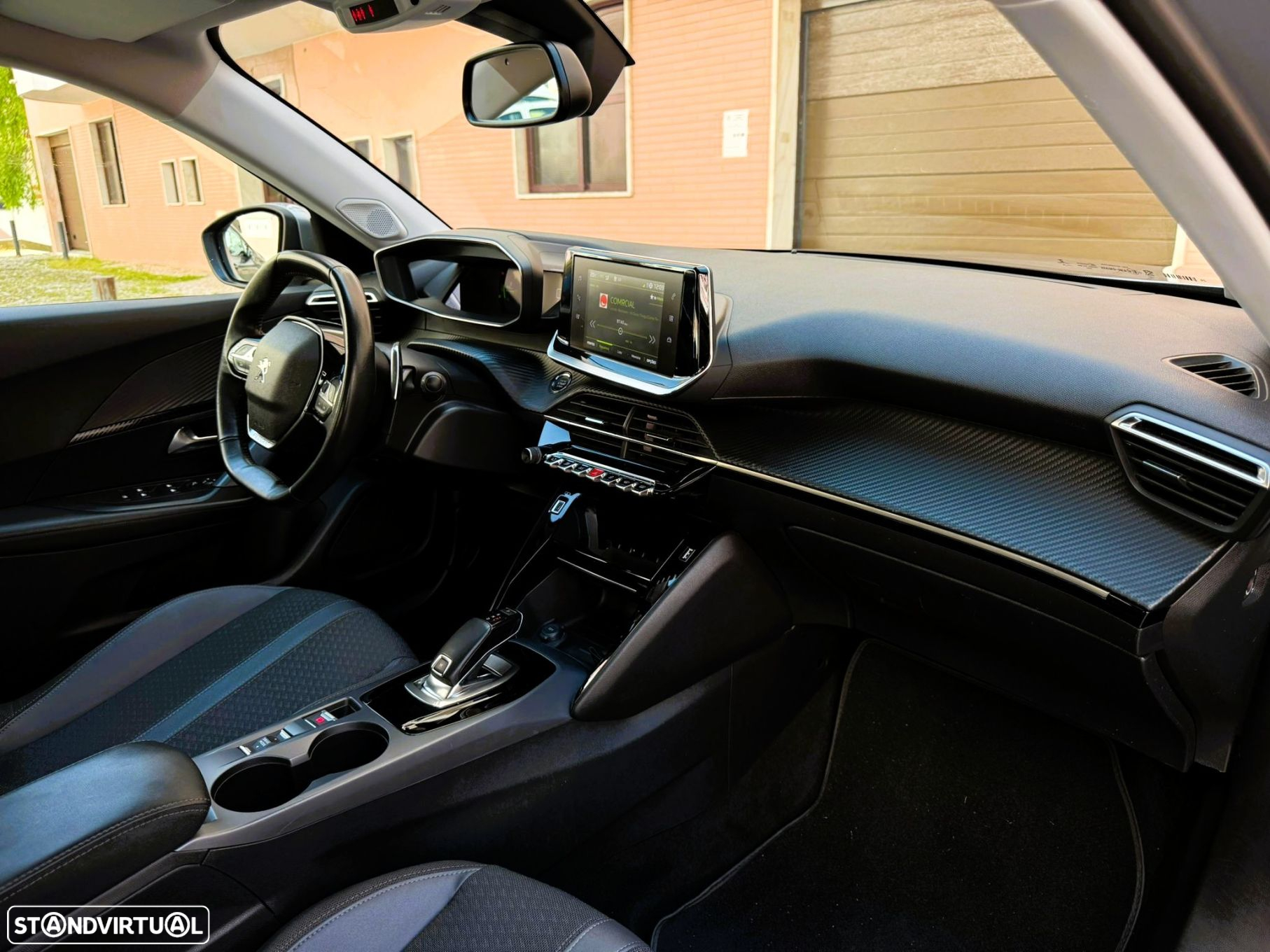 Peugeot 2008 1.2 PureTech Allure EAT8 - 10