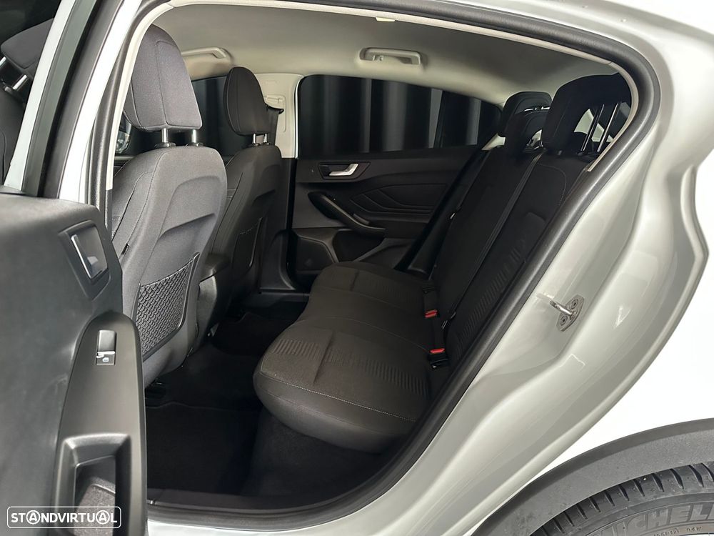 Ford Focus 1.5 TDCi EcoBlue Active X - 19