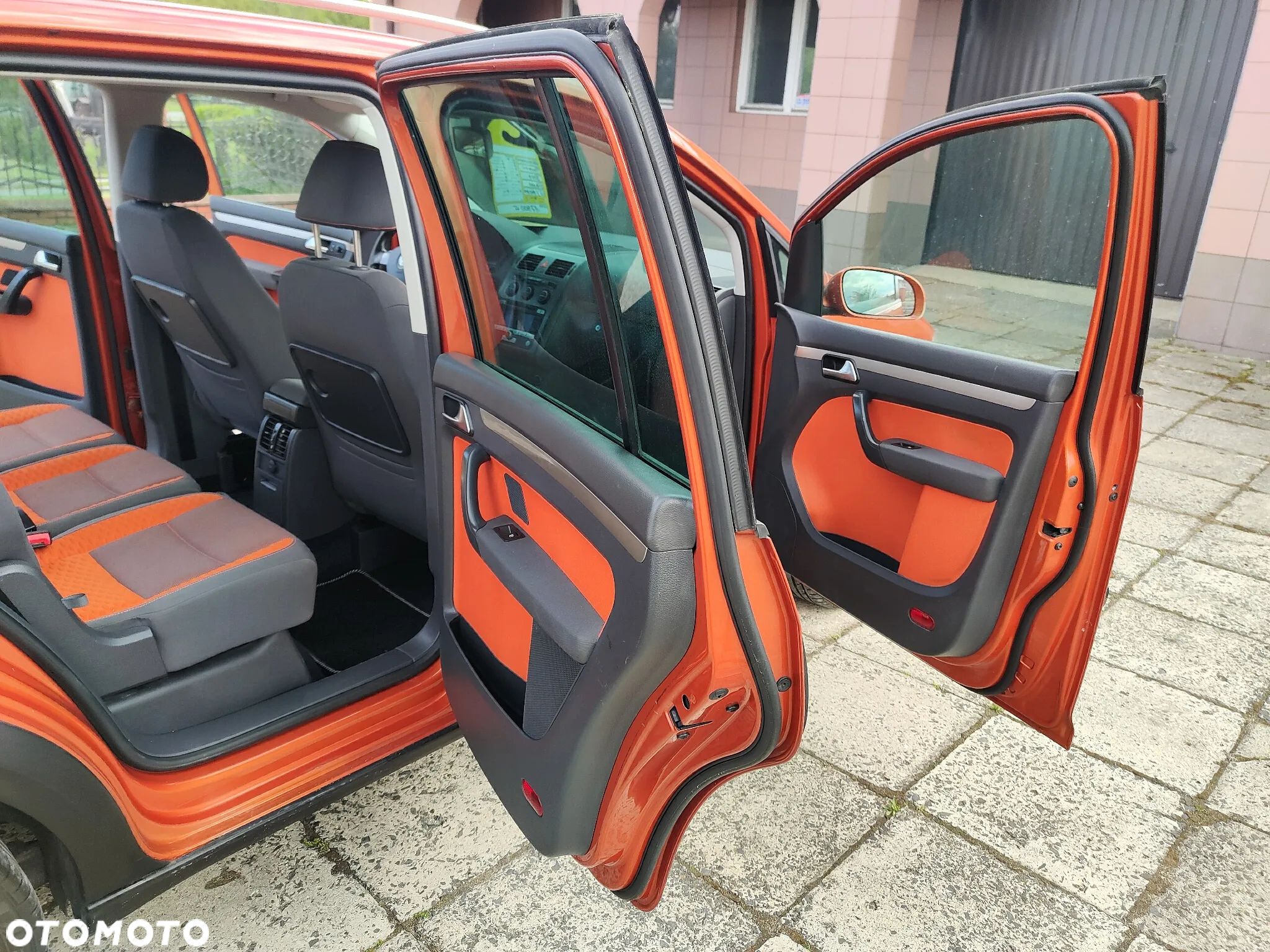 Volkswagen Touran 2.0 TDI DPF Cross - 25