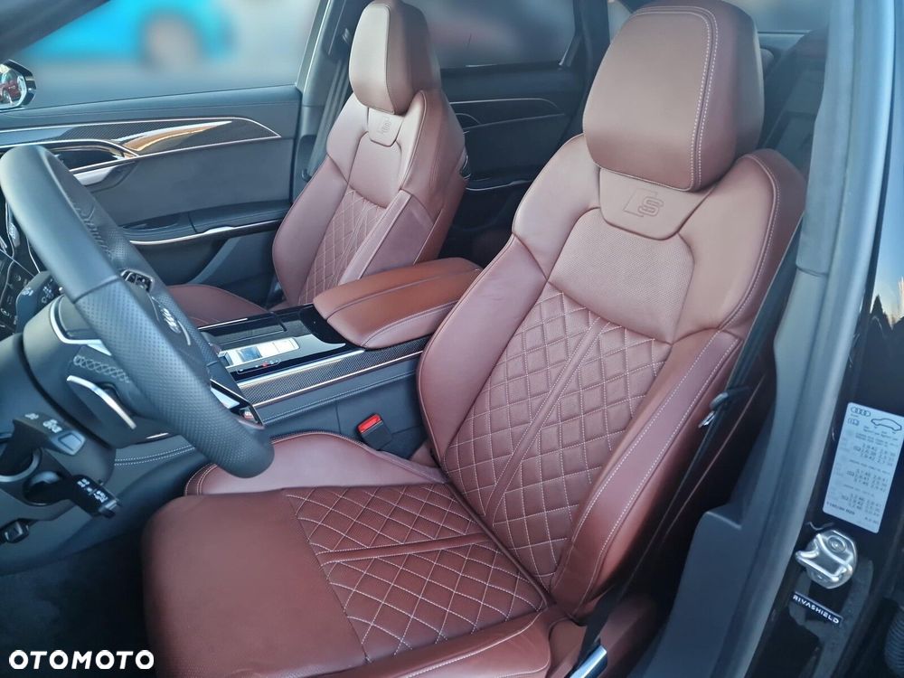 Audi S8 - 25