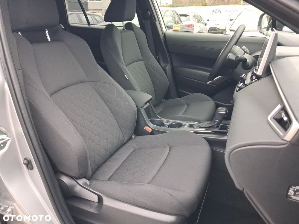 Toyota Corolla Cross - 18