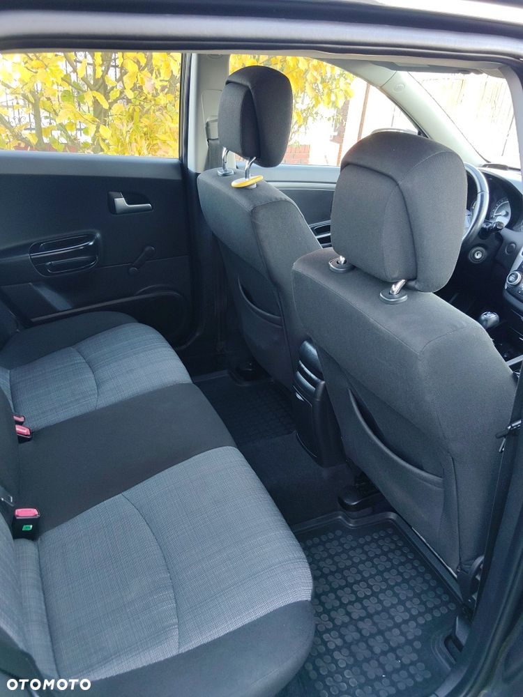 Kia Ceed - 9