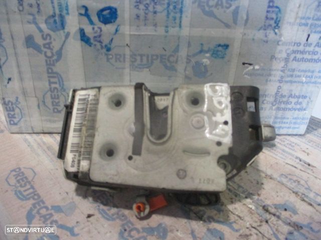 Fecho P04589467AD DODGE NITRO 2007 2.8Crd 180Cv 5P CINZA FE 4 PINOS - 3