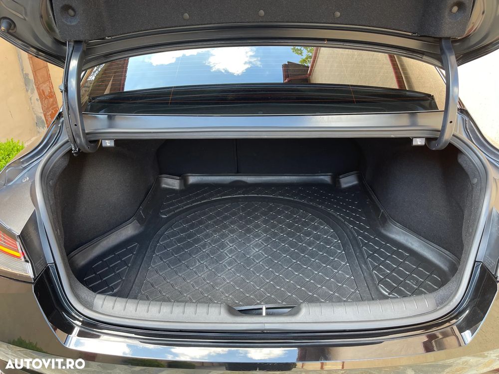 Hyundai Elantra 1.6 l 123 CP 6MT Exclusive - 19